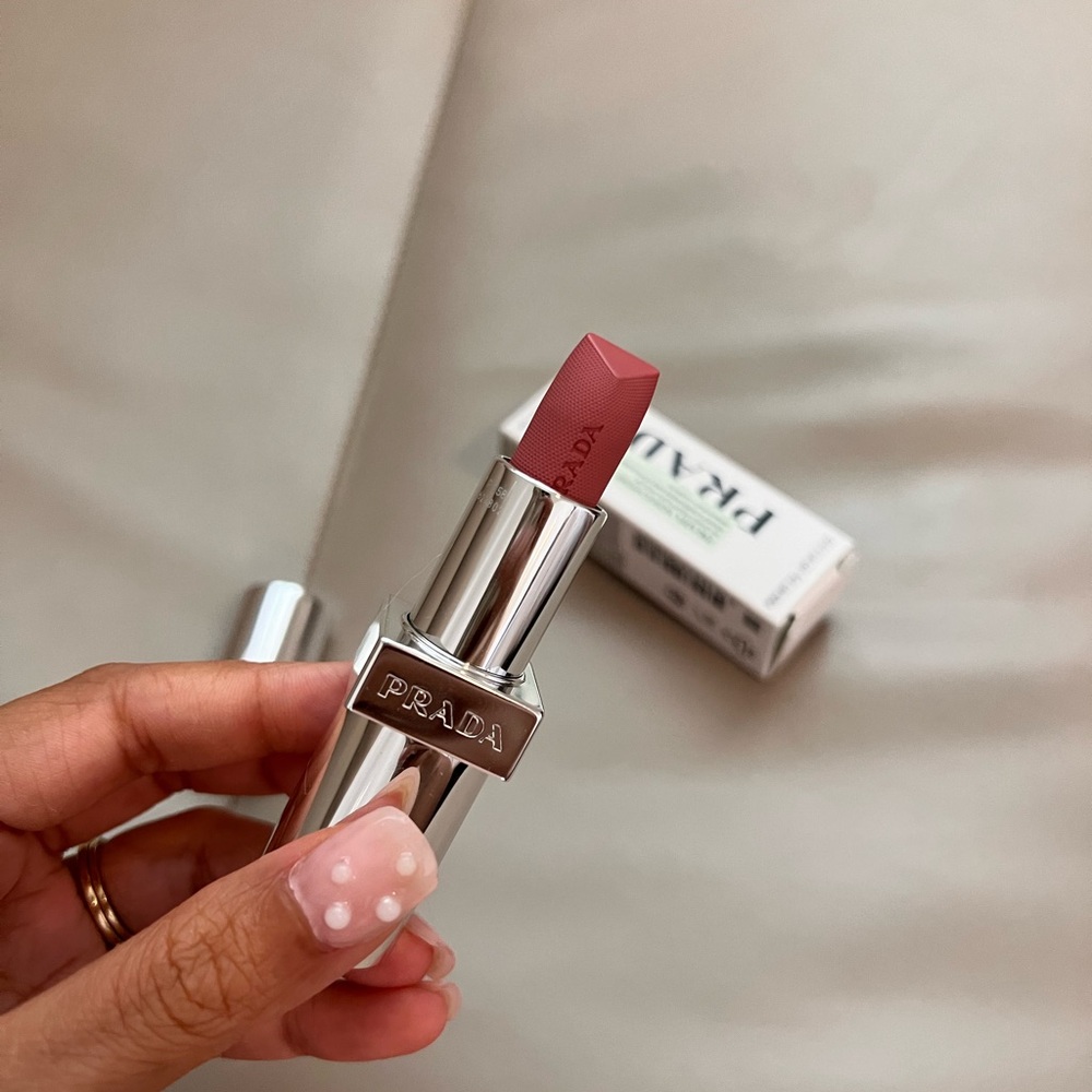 [NEW] Prada Beauty Monochrome Soft Matte Shade P158 Meranti